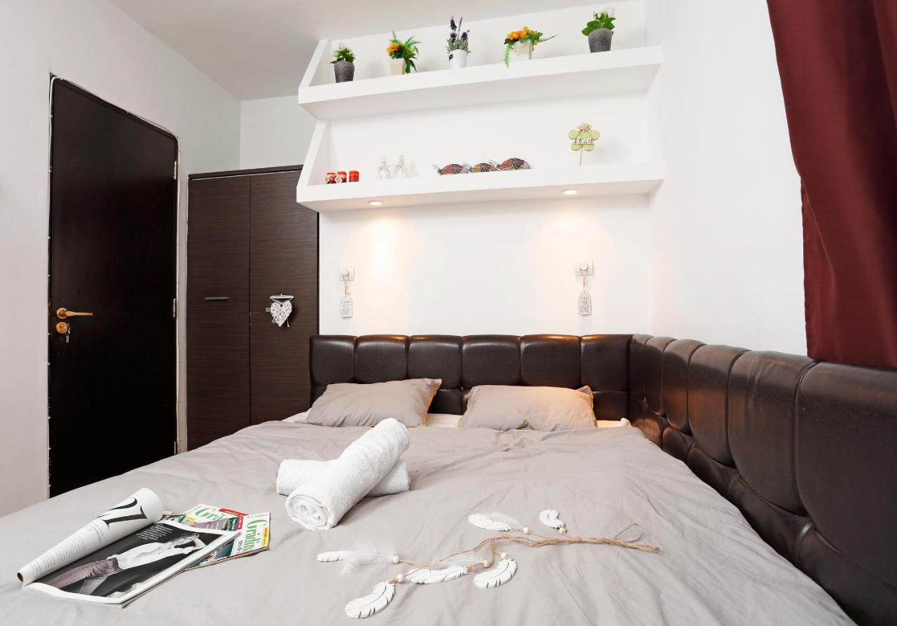 Central Apartment Very Close To Old City Bucarest Exterior foto